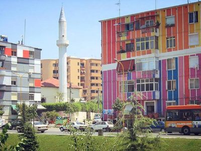 Tirana colorata, la Capitale
