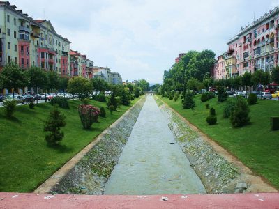 Il fiume Lana, Tirana