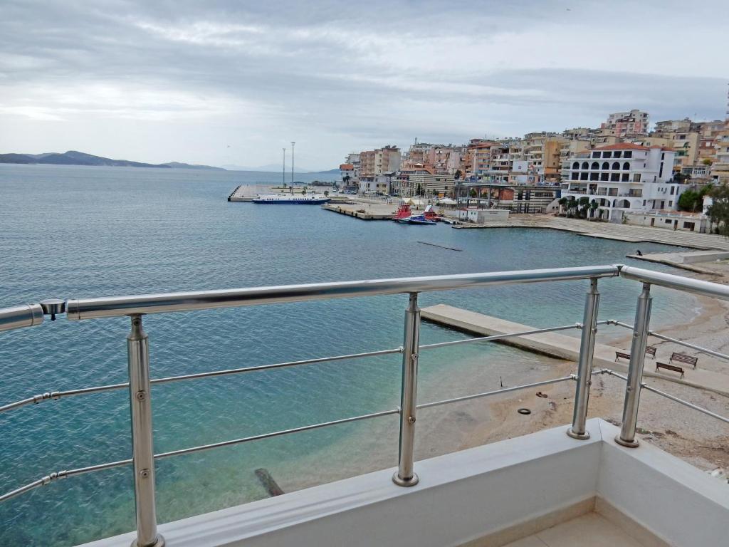 *Hotel Titania