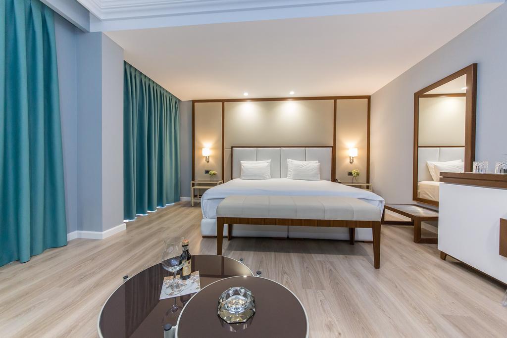 *Hotel Brilant
